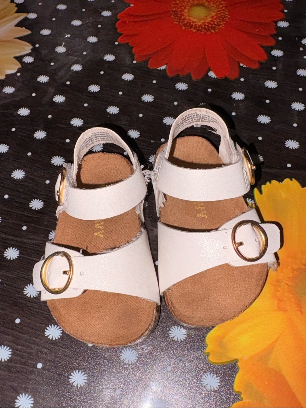 Old Navy White Buckle Strap Toddler Sandals size; 0-3 months (fit 6 months)